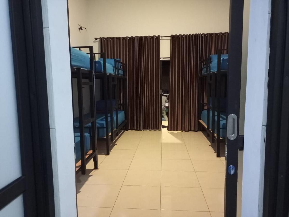Simpang Hostel Kuta  Εξωτερικό φωτογραφία